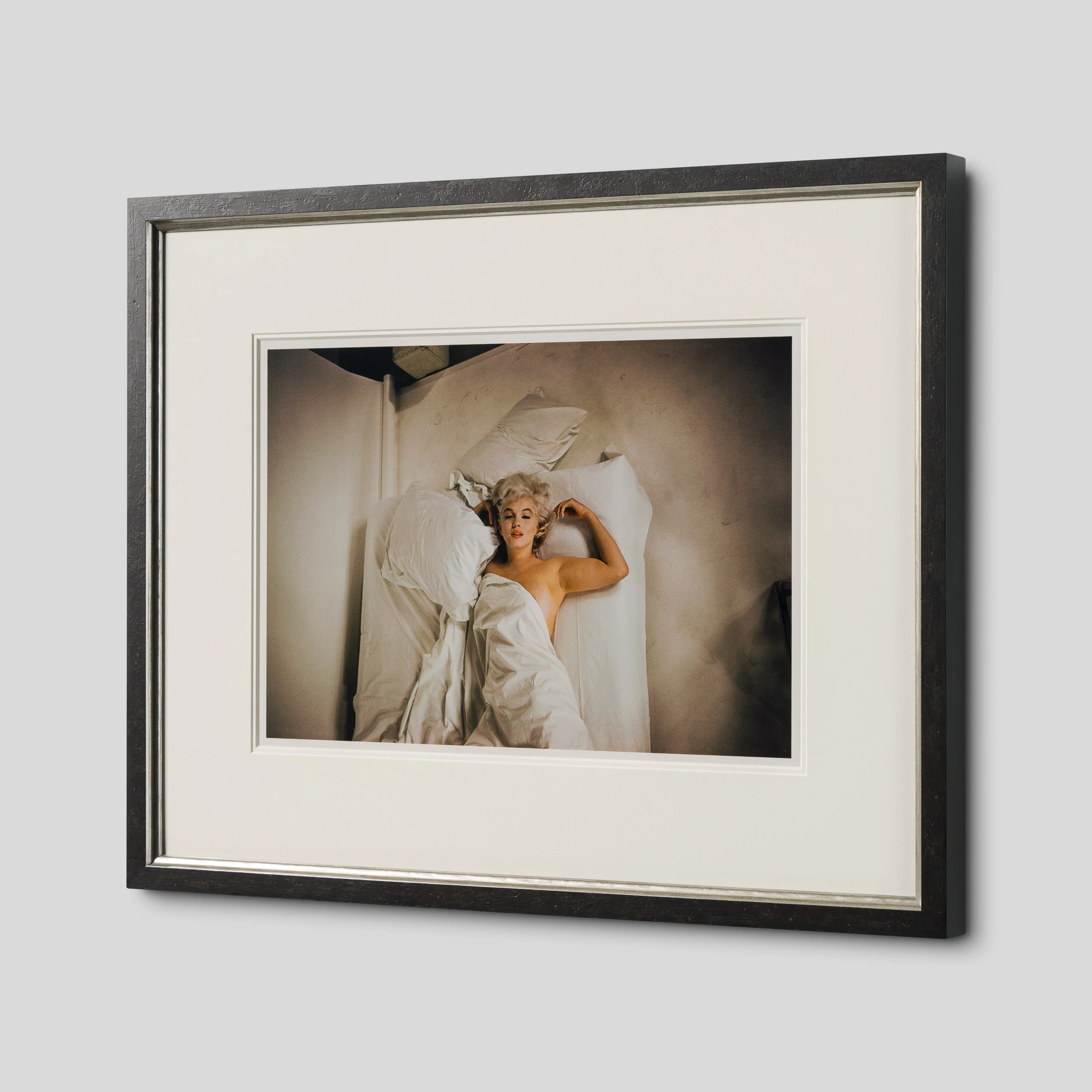 Studio Shot | 8A Small - Image 2