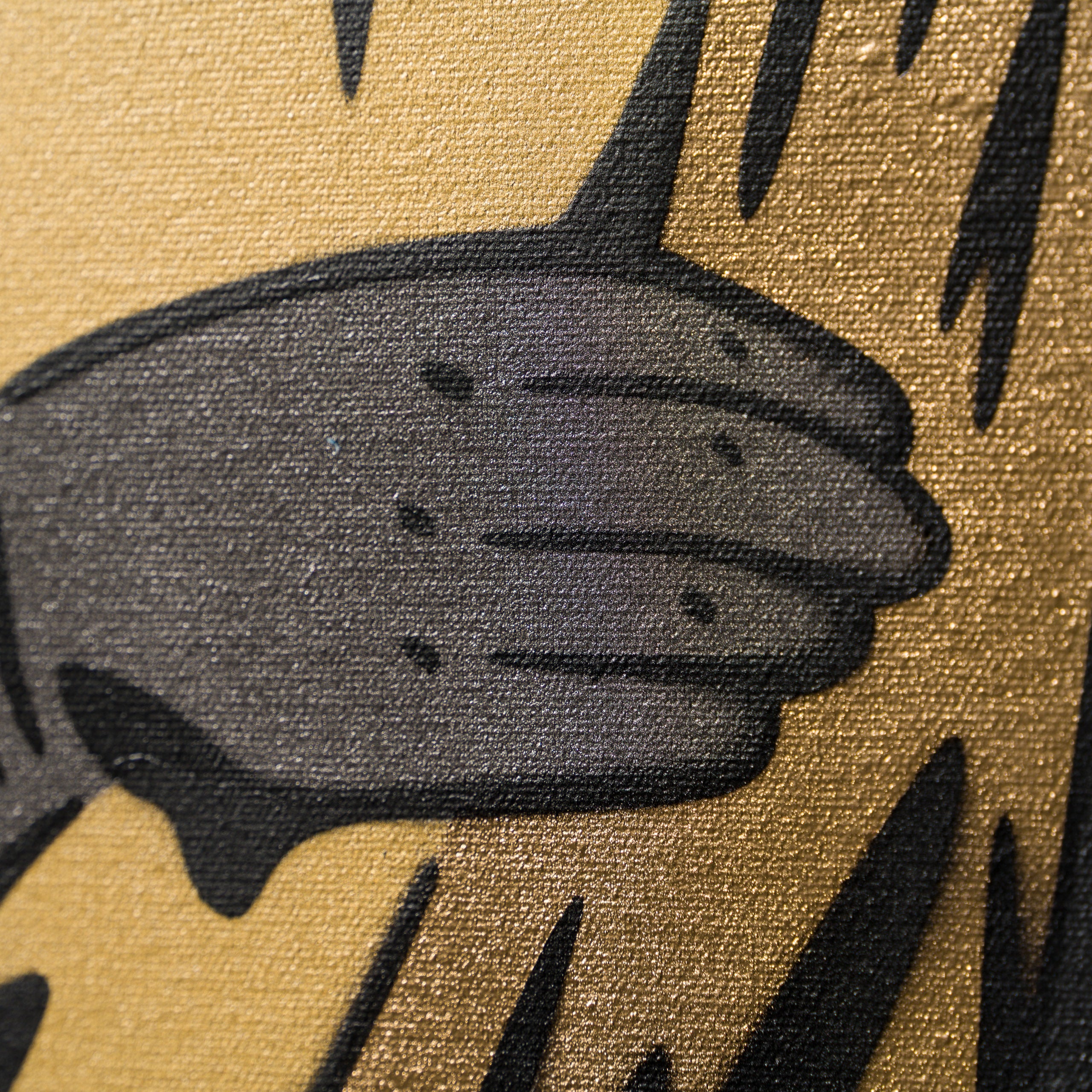 Between The Capes - Metallic - Image 6