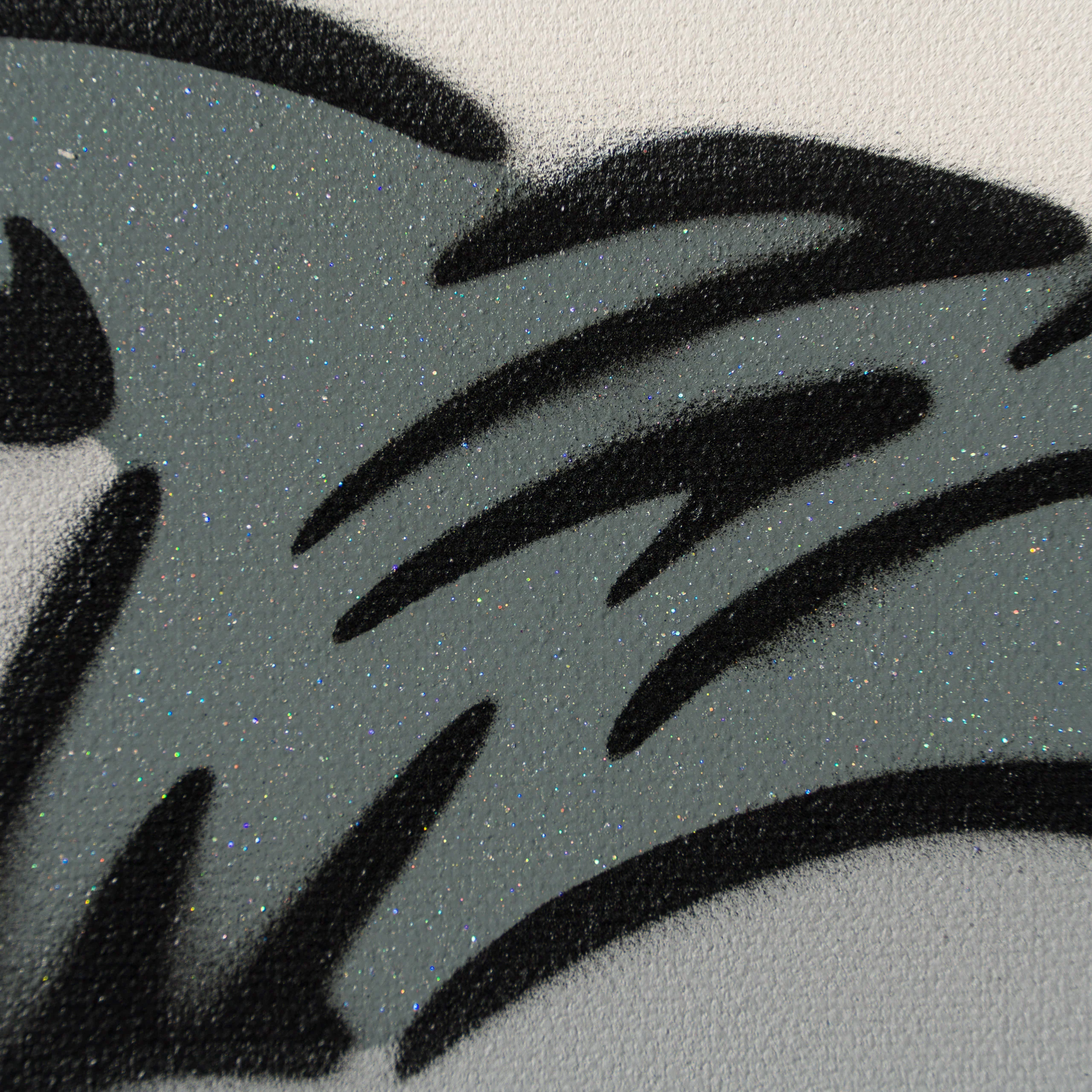 Between The Capes - Noir Glitter - Image 6